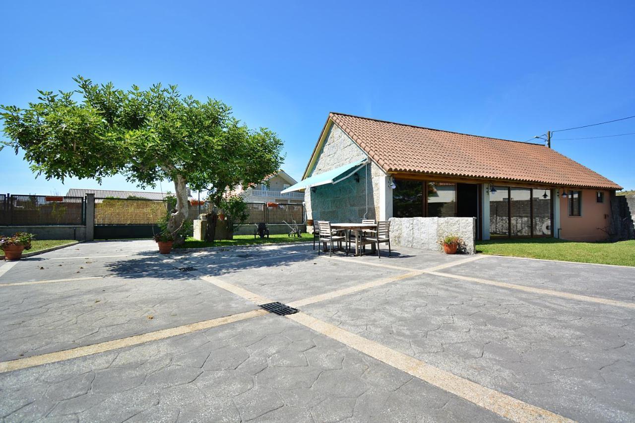 Galihost - Casa Con Precioso Jardin En Vilanova De Arousa Esterno foto